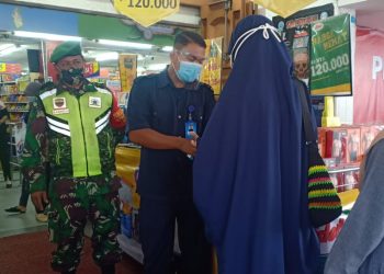 Personel Kodim 0207/simalungun laksanakan Penegakan Disiplin Protokol Kesehatan di Siantar Plaza