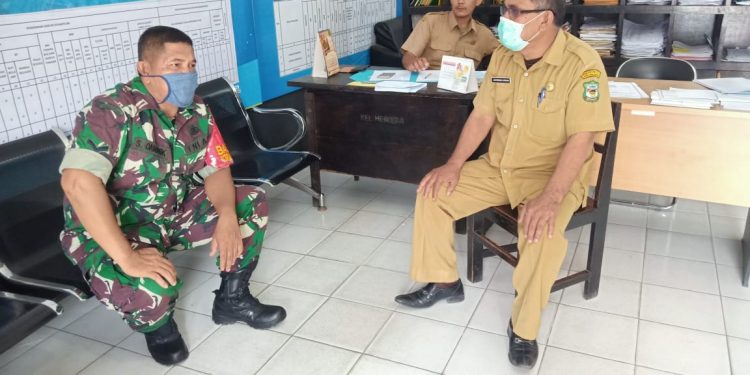 Torwil, Personel Jajaran Kodim 0207/Simalungun Cek Data Kesehatan Warga Di Puskesmas
