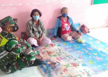 Melalui Komsos Personel Jajaran Kodim 0207/Simalungun bersama Warga Bahas Kesehatan dan Kebersihan Lingkungan
