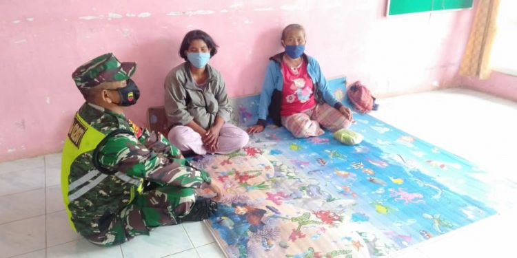 Melalui Komsos Personel Jajaran Kodim 0207/Simalungun bersama Warga Bahas Kesehatan dan Kebersihan Lingkungan Melalui Komsos Personel Jajaran Kodim 0207/Simalungun bersama Warga Bahas Kesehatan dan Kebersihan Lingkungan