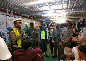 TNI-Polri dan Gabungan lakukan Himbauan Adaptasi Kebiasaan Baru di Wilayah Kota Tanjung Balai