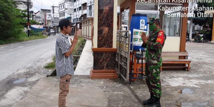 Personel Kodim 0208/Asahan Tekankan Penyebaran Covid-19 Melalui Himbauan Prokes Di Masjid Personel Kodim 0208/Asahan Tekankan Penyebaran Covid-19 Melalui Himbauan Prokes Di Masjid