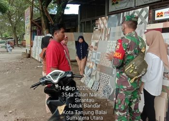 Lakukan Pengawasan New Normal Kepada Masyarakat Bersama Personel Kodim 0208/Asahan