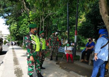 Peduli Kesehatan Warga, Personel Jajaran Kodim 0207/Simalungun Sosialisasi Protokol Kesehatan Penegakan Disiplin di Tempat Keramaian