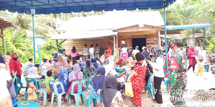 Pendampingan dan Pemonitoran Pembagian BST Oleh Personel Jajaran Kodim 0208/Asahan Melalui Babinsa Koramil 08/PB