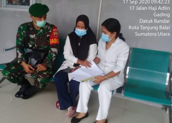 Personel Jajaran Kodim 0208/Asahan Melaksanakan Pengambilan Data Covid-19 Guna Mengetahui Zona Merah
