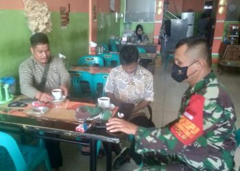 Personel Jajaran Kodim 0207/Simalungun Komsos Dengan Pangulu Bintang Meriah