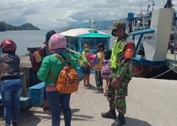 Penegakan Disiplin Protokol Kesehatan di Pelabuhan Tigaras Oleh Personel Kodim 0207/Simalungun