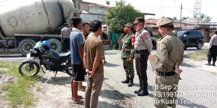 Personel Jajaran Kodim 0208/Asahan Tegas Menyikapi Masyarakat Yang Tidak Memakai Masker