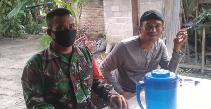 Sambangi Warga Untuk Canangkan Hidup Bersih Dan Pedomani 3M Oleh Personel Jajaran Kodim 0208/Asahan Sambangi Warga Untuk Canangkan Hidup Bersih Dan Pedomani 3M Oleh Personel Jajaran Kodim 0208/Asahan