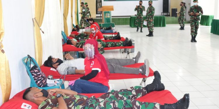 Korem 022/Pantai Timur Gelar Donor Darah Dalam rangka HUT TNI ke -75
