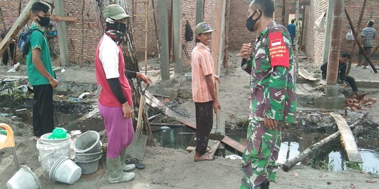 Pentingnya Peran Personel Babinsa Jajaran Kodim 0208/Asahan Dan Masyarakat Dalam Memerangi Covid-19 Pentingnya Peran Personel Babinsa Jajaran Kodim 0208/Asahan Dan Masyarakat Dalam Memerangi Covid-19