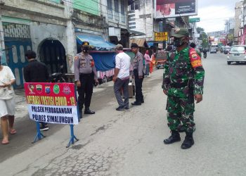 Bersama TNI-Polri Dan Camat Jajaran Kodim 0207/Simalungun Laksanakan Himbauhan New Normal Kepada Warga