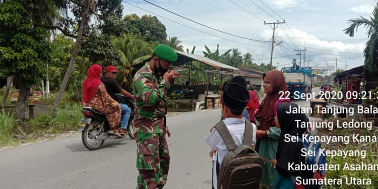 Personel Jajaran Kodim 0208/Asahan Sambangi Anak-anak,” Ayo Pakai Masker” Personel Jajaran Kodim 0208/Asahan Sambangi Anak-anak,” Ayo Pakai Masker”