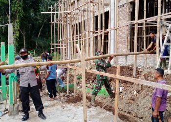 Wujud Persatuan, Personel Jajaran Kodim 0208/Asahan Kompak Gotong Royong Bersama Warga