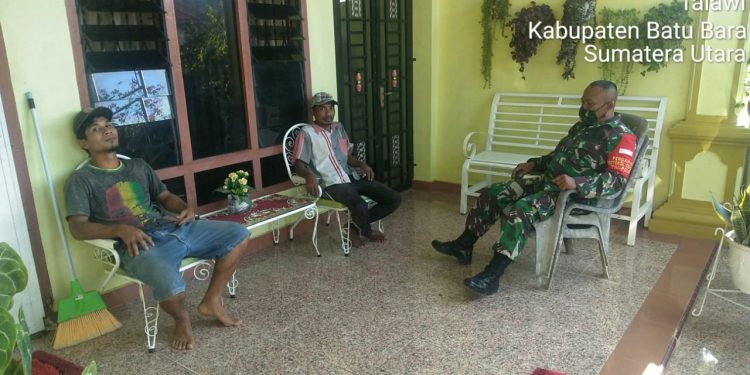 Kompak Berbincang-Bincang Dengan Warga Binaan Oleh Personel Jajaran Kodim 0208/Asahan Kompak Berbincang-Bincang Dengan Warga Binaan Oleh Personel Jajaran Kodim 0208/Asahan
