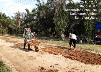 Meminimalisir Terjadinya Banjir, Personel Jajaran Kodim 0208/Asahan Gotong Royong Bersama Masyarakat