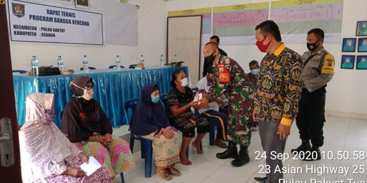 Jajaran Kodim 0208/Asahan Bantu Salurkan Bantuan Sosial Dari Pemerintah