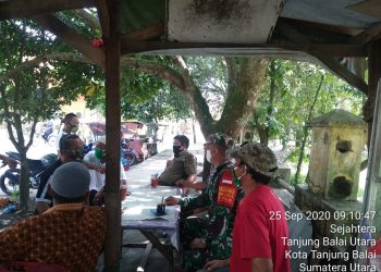 Walau Dilanda Pandemi, Babinsa Tetap Adakan Komsos Mengenai Pencegahan Covid-19