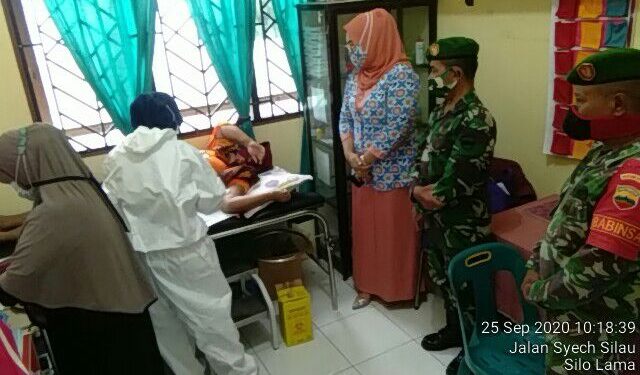 Personil Koramil-07 Air Joman Penuhi TNI Manunggal KB Kesehatan Serentak Hari Ini Personil Koramil-07 Air Joman Penuhi TNI Manunggal KB Kesehatan Serentak Hari Ini