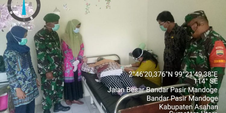Babinsa Koramil 14/ Bandar Pasir Mandoge Monitoring Kegiatan Pelayanan KB Serentak Babinsa Koramil 14/ Bandar Pasir Mandoge Monitoring Kegiatan Pelayanan KB Serentak