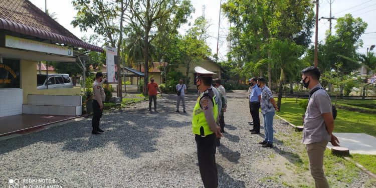 Tim Gabungan Kompak Disiplinkan Protokol Kesehatan Dengan Tindak Tegas Warga Tidak Memakai Masker Tim Gabungan Kompak Disiplinkan Protokol Kesehatan Dengan Tindak Tegas Warga Tidak Memakai Masker