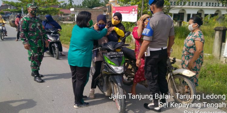 Jajaran Kodim 0208/Asahan Ledakkan Operasi Yustisi Pendisiplinan Protokol Kesehatan Di Kabupaten Asahan Jajaran Kodim 0208/Asahan Ledakkan Operasi Yustisi Pendisiplinan Protokol Kesehatan Di Kabupaten Asahan