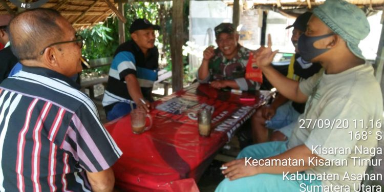 Melalui Mitra Karib, Babinsa Jajaran Kodim 0208/Asahan Perluas Jangkauan Informasi Prokes