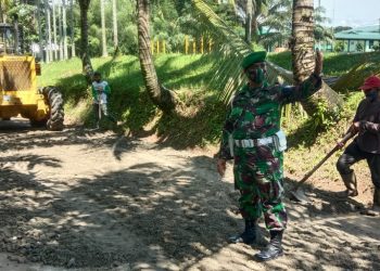 Memberikan Kenyamanan Dan Kerapian, Danrem 022/Pantai Timur Aspal Jalan Asrama