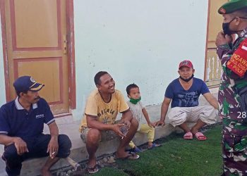 Personel Jajaran Kodim 0208/Asahan Laksanakan Pengawasan Protokol Covid-19 Di Desa Binaan