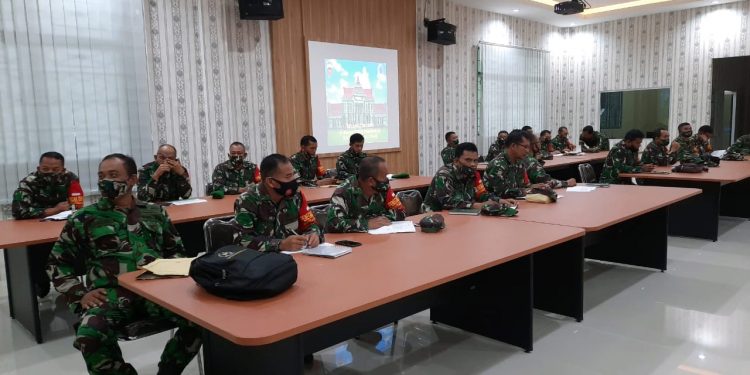 Sambut HUT TNI, Kasdim Pimpin Rapat Di Aula Makodim 0207/Simalungun Sambut HUT TNI, Kasdim Pimpin Rapat Di Aula Makodim 0207/Simalungun