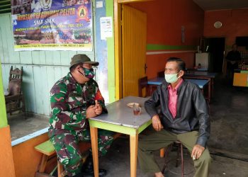 Personel Jajaran Kodim 0207/Simalungun Gandeng Masyarakat Dengan Cara Komsos