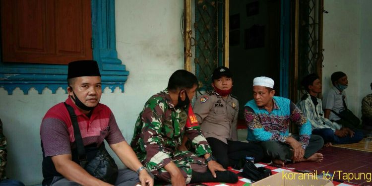 Danramil 07/Pasar Baru Kapten Inf Suwito Bersama Anggota Laksanakan Takziah Sebagai Wujud Empati Kepada Keluarga KBT Danramil 07/Pasar Baru Kapten Inf Suwito Bersama Anggota Laksanakan Takziah Sebagai Wujud Empati Kepada Keluarga KBT