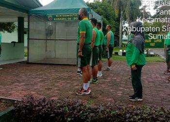 Personil Kodim 0207/Simalungun Melaksanakan Apel Pagi Dilanjutkan Pembersihan Pangkalan Koramil
