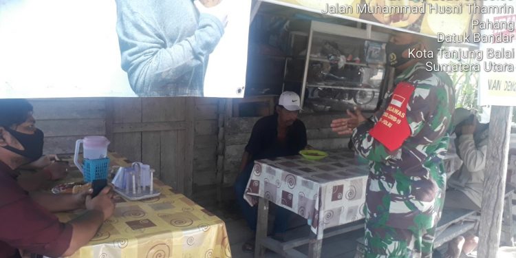 Rutin Lakukan Pengawasan Protokol Kesehatan Oleh Personel Jajaran Kodim 0208/Asahan Di Wilayah Binaan Rutin Lakukan Pengawasan Protokol Kesehatan Oleh Personel Jajaran Kodim 0208/Asahan Di Wilayah Binaan