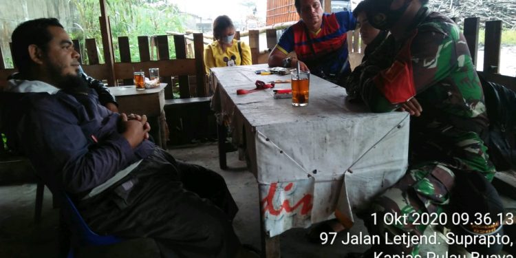Kodim 0208/Asahan Melalui Babinsa Koramil 08/Pulau Buaya Laksanakan Komsos Terkait Covid-19 Kodim 0208/Asahan Melalui Babinsa Koramil 08/Pulau Buaya Laksanakan Komsos Terkait Covid-19
