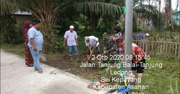 Personel Kodim 0208/Asahan Tingkatkan Keharmonisan Melalui Giat Gotong Royong