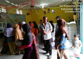 Dengan Tulus Hati, Personel Jajaran Kodim 0208/Asahan Bantu Pendistribusian Sembako Dari Kemensos