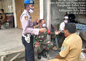 Kodim 0208/Asahan Melalui Koramil 01/Medang Deras Lakukan Pendisiplinan Aman Covid-19 Terhadap Masyarakat