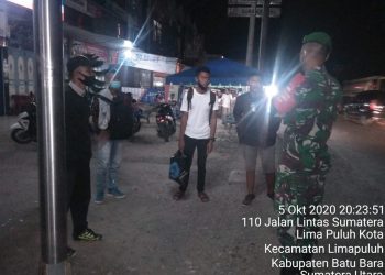 TNI-Polri Kompak Tegakkan Protokol Kesehatan Dengan Patroli Malam Hari
