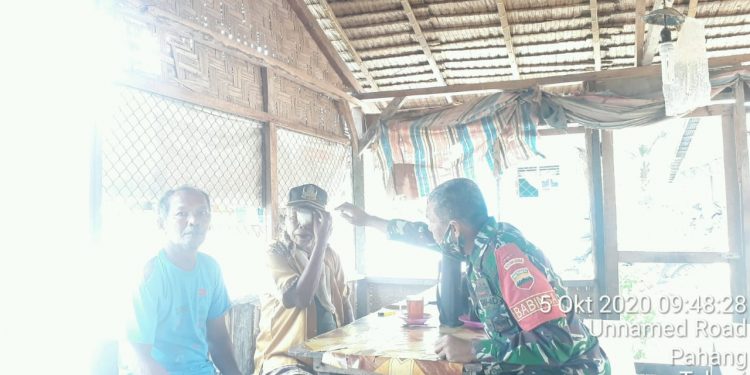Wujudkan Rasa Empati Antara Kodim 0208/Asahan Dan Warga Binaan, Babinsa Jenguk Warganya Yang Sakit