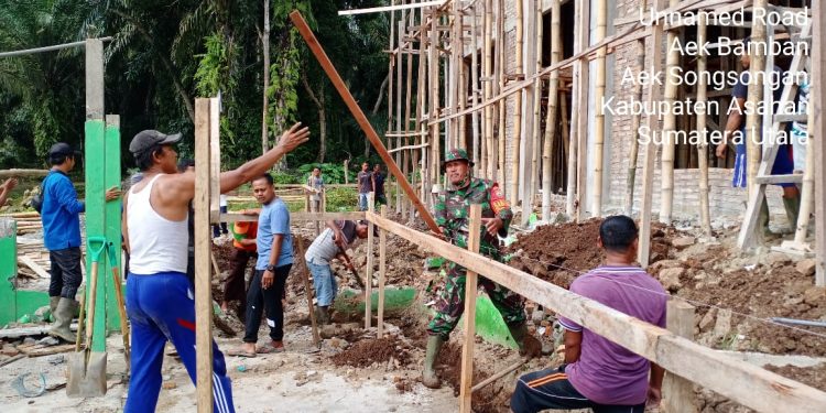 Ciptakan Kekompakan, Jajaran Kodim 0208/Asahan Gotong Royong Membangun Masjid Bersama Warga Binaan