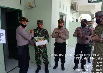 Diberi Kejutan Oleh Kapolsek Dan Satpol PP Rayakan HUT TNI Ke 75 Tahun Personil Koramil 05/Tanjung Tiram