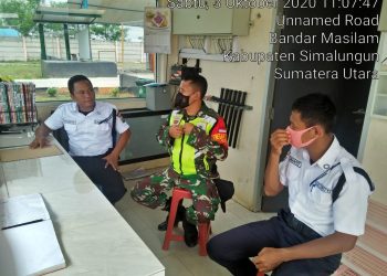 Jalin Silaturahmi, BabinsaJjaran Kodim 0207/Simalungun Melaksanakan Komsos Dengan Security PT. Japfa