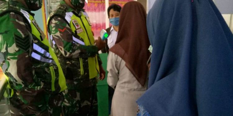 Personel Jajaran Kodim 0207/Simalungun Rutin Laksanakan Sosialisasi Penegakan Disiplin Protokol Kesehatan di Suzuya Personel Jajaran Kodim 0207/Simalungun Rutin Laksanakan Sosialisasi Penegakan Disiplin Protokol Kesehatan di Suzuya