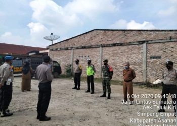 Personil Kodim 0208/Asahan Melalui Koramil 12/Air Batu Bersama Muspika Air Batu Laksanakan Operasi Yustisi