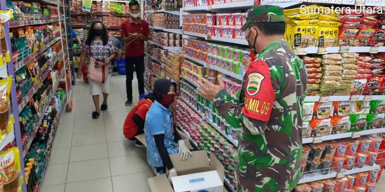 Tingkatkan Disiplin Warga, Personel Kodim 0207/Simalungun Terus Lakukan Gakplin Di Setiap Titik Keramaian Tingkatkan Disiplin Warga, Personel Kodim 0207/Simalungun Terus Lakukan Gakplin Di Setiap Titik Keramaian