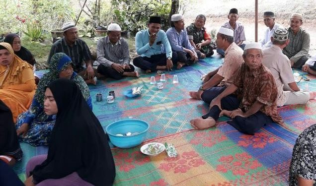 Wujud Nyata Kepedulian Personel Jajaran Kodim 0207/Simalungun Melayat di Salah Satu Warganya Yang Meninggal Dunia Wujud Nyata Kepedulian Personel Jajaran Kodim 0207/Simalungun Melayat di Salah Satu Warganya Yang Meninggal Dunia