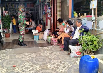 Tingkatkan Kesadaran Warganya Akan Patuhi Covid, Personel Babinsa Kodim 0207/Simalungun Ini Yang Dilakukan