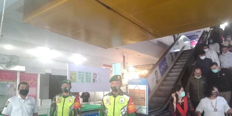 Pelda Albadri Kodim 0207/Simalungun Himbau Pengunjung Siantar Plaza Patuhi Protokol Kesehatan